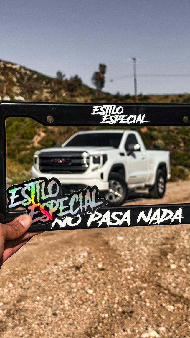 Estilo Especial “No Pasa Nada” License Plate Cover